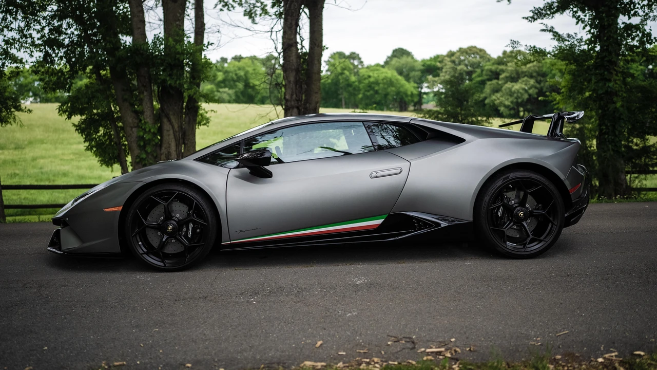 2018 Lamborghini Huracan LP640-4 Performante - Image 17 of 31