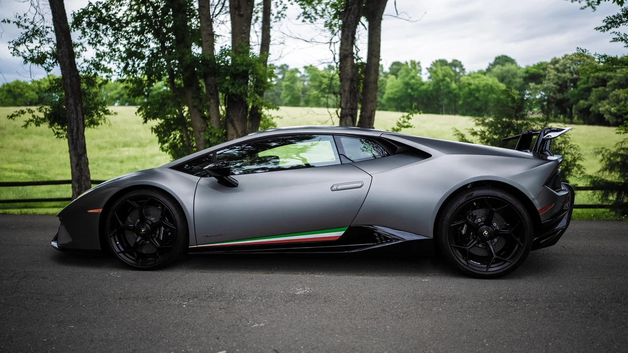 2018 Lamborghini Huracan LP640-4 Performante - Image 19 of 31