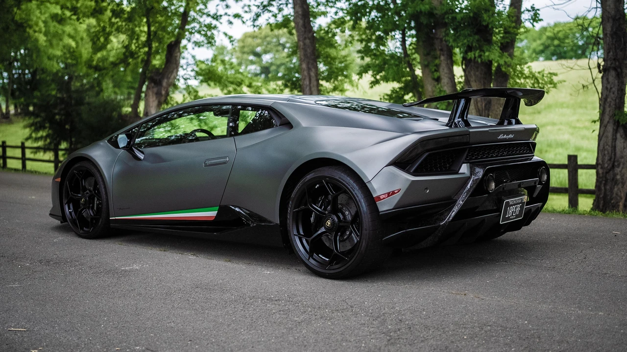 2018 Lamborghini Huracan LP640-4 Performante - Image 25 of 31