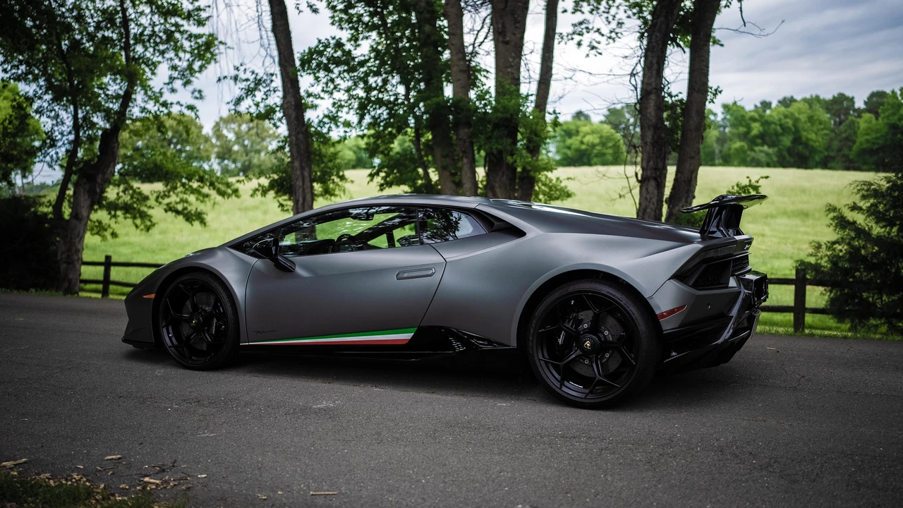 2018 Lamborghini Huracan LP640-4 Performante - Image 22 of 31