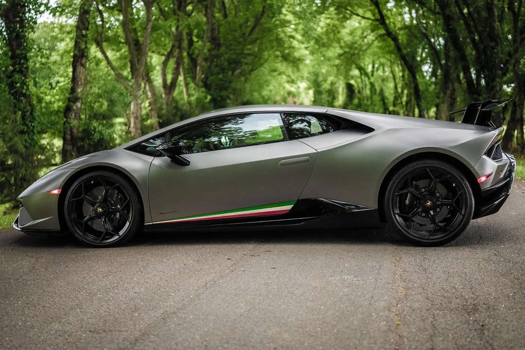 2018 Lamborghini Huracan LP640-4 Performante - Image 3 of 31