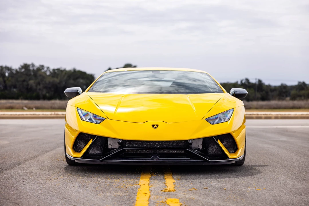 2018 Lamborghini Huracan LP640-4 Performante - Image 10 of 31