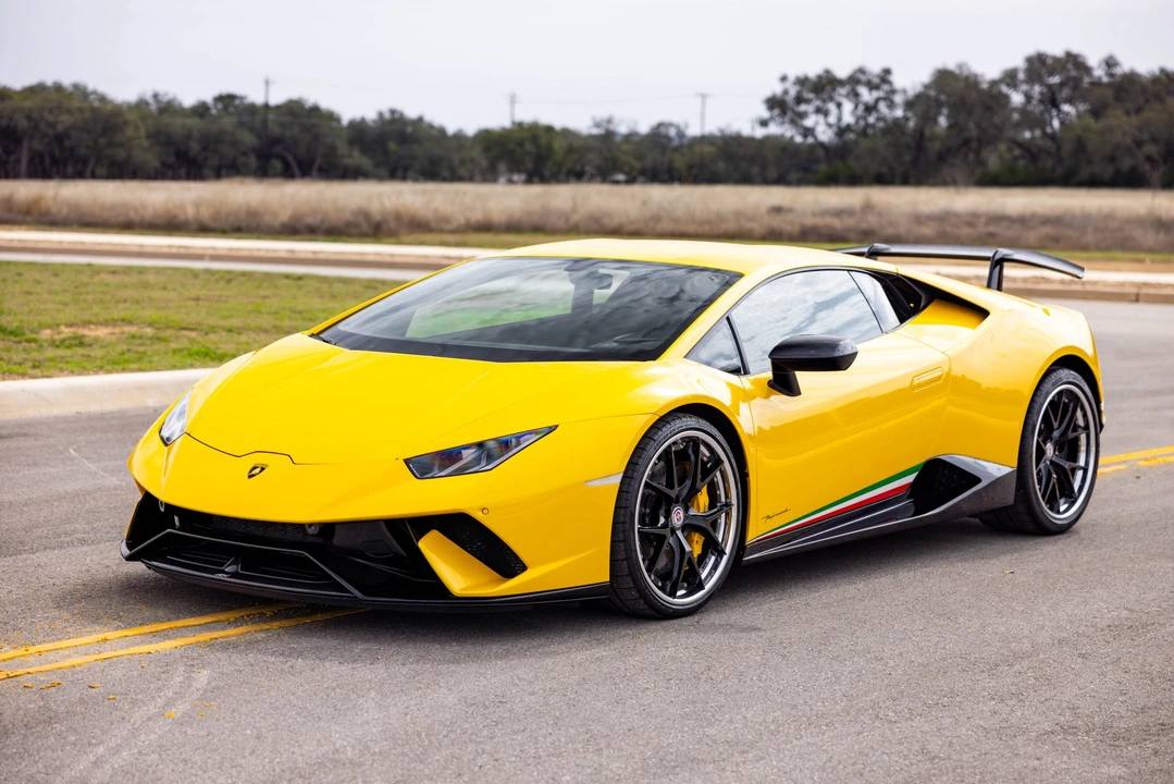 2018 Lamborghini Huracan LP640-4 Performante - Image 5 of 31