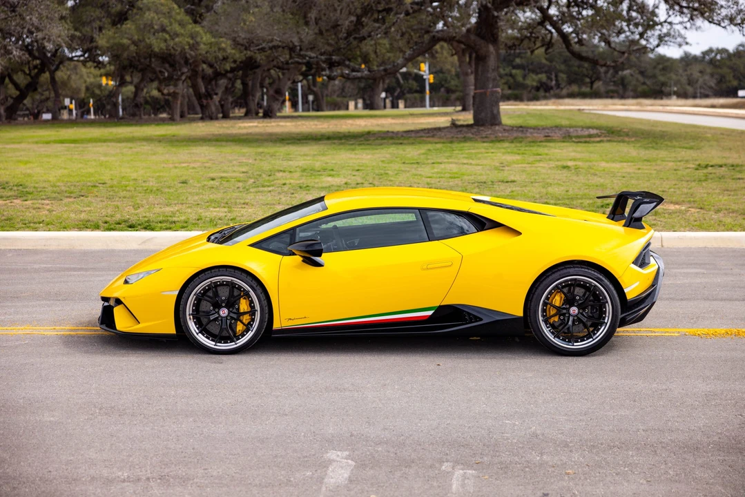 2018 Lamborghini Huracan LP640-4 Performante - Image 21 of 31