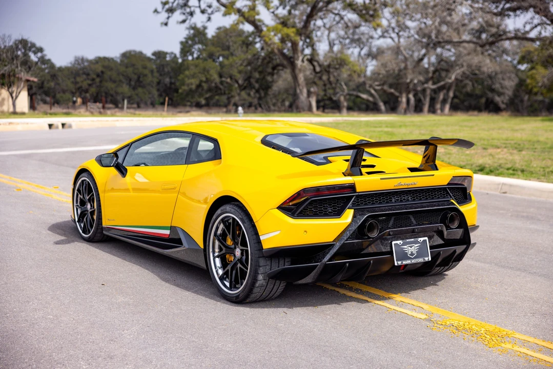 2018 Lamborghini Huracan LP640-4 Performante - Image 19 of 31