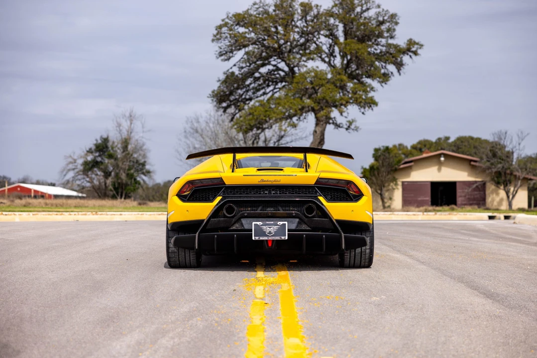 2018 Lamborghini Huracan LP640-4 Performante - Image 17 of 31