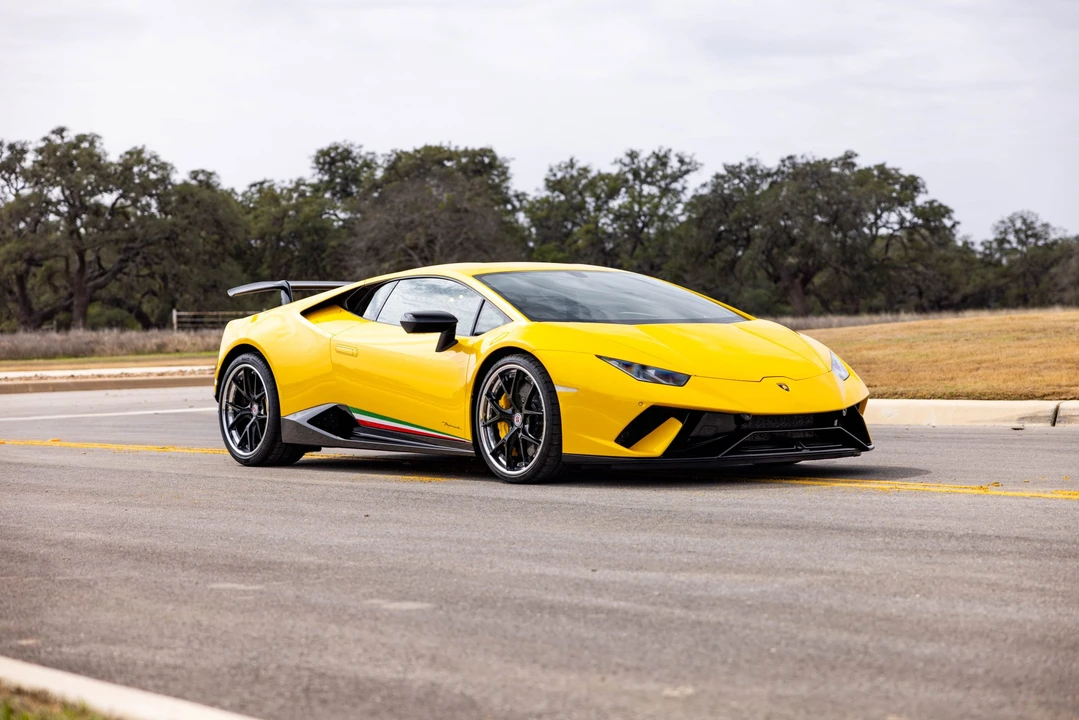 2018 Lamborghini Huracan LP640-4 Performante - Image 13 of 31