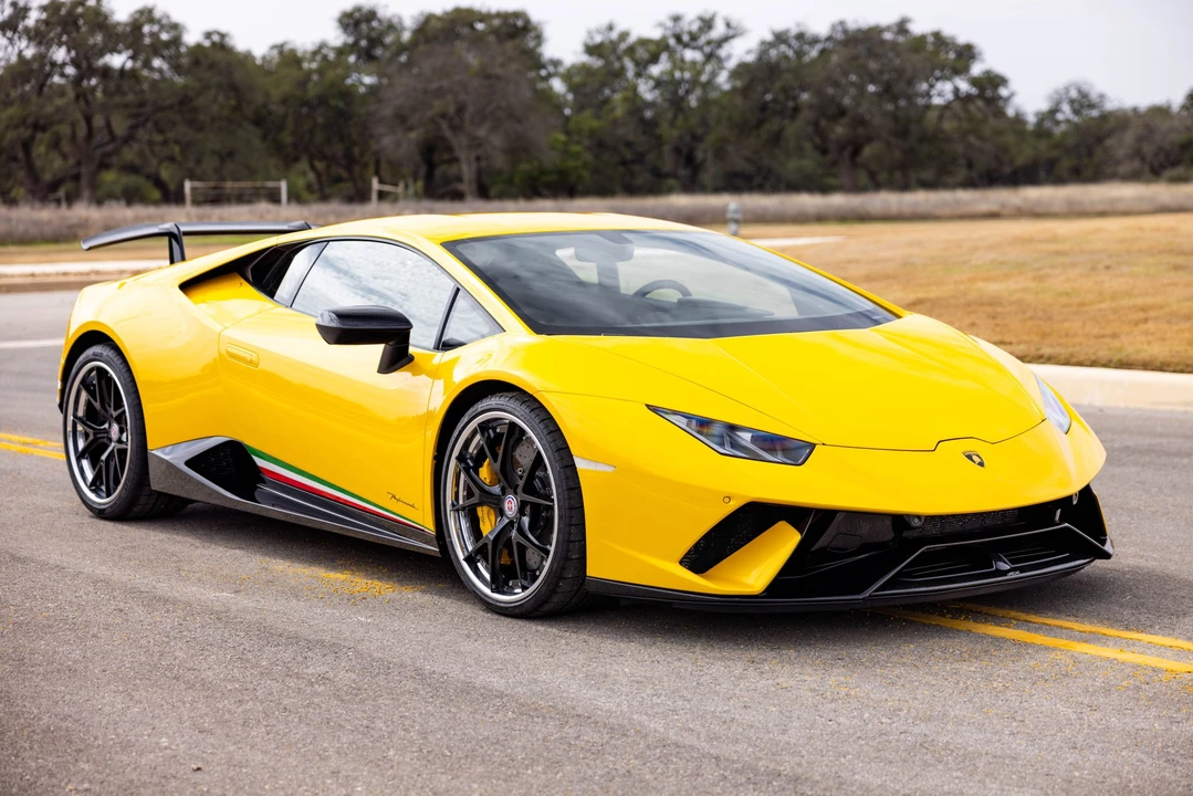 2018 Lamborghini Huracan LP640-4 Performante - Image 12 of 31