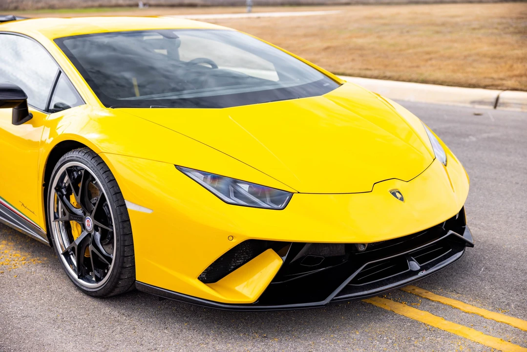 2018 Lamborghini Huracan LP640-4 Performante - Image 25 of 31