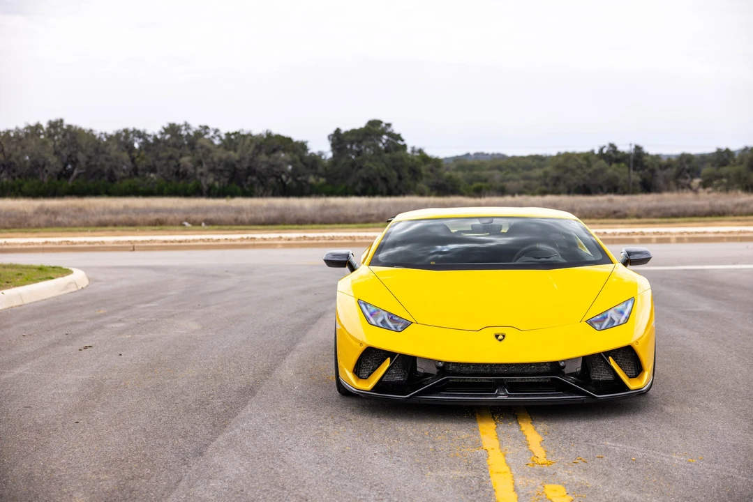 2018 Lamborghini Huracan LP640-4 Performante - Image 11 of 31