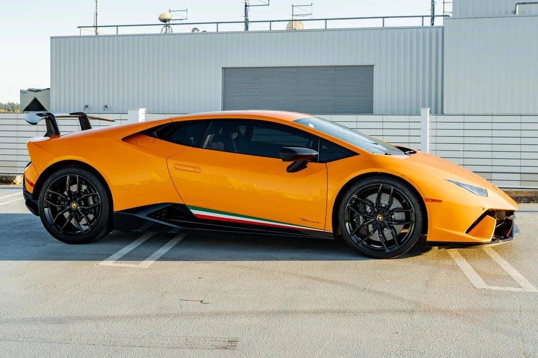 2018 Lamborghini Huracan LP640-4 Performante - Image 3 of 31