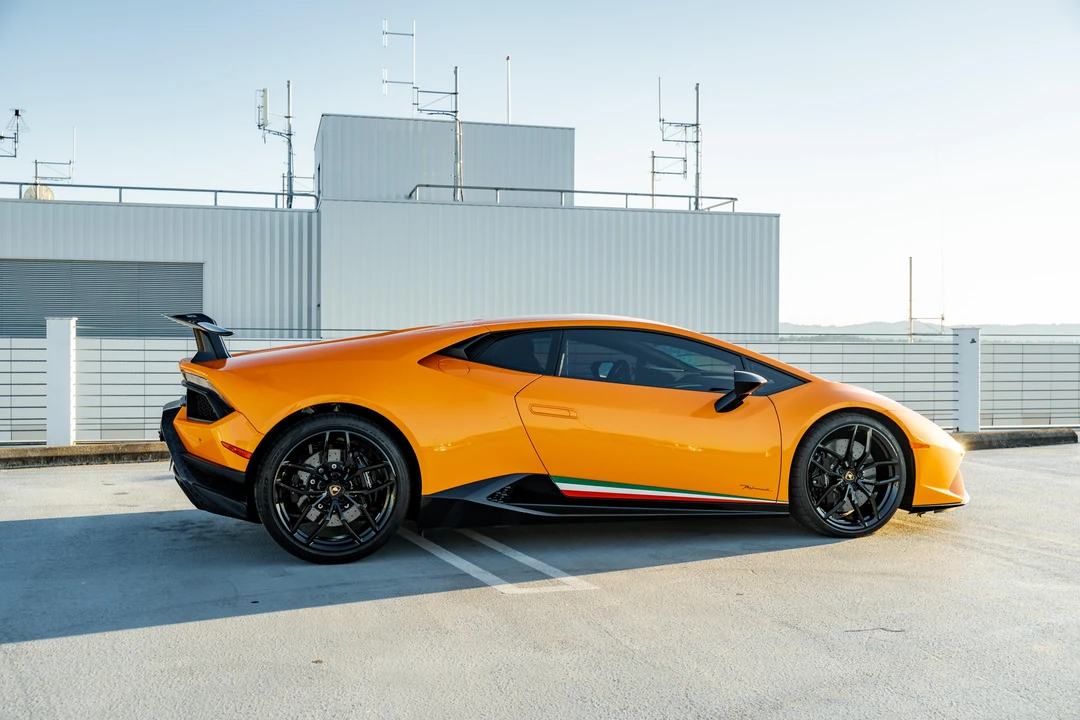 2018 Lamborghini Huracan LP640-4 Performante - Image 22 of 31