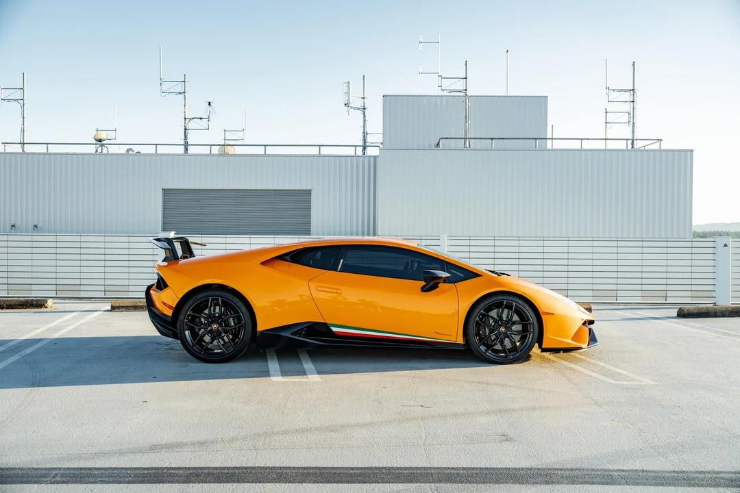 2018 Lamborghini Huracan LP640-4 Performante - Image 23 of 31