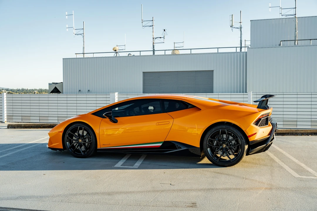 2018 Lamborghini Huracan LP640-4 Performante - Image 11 of 31