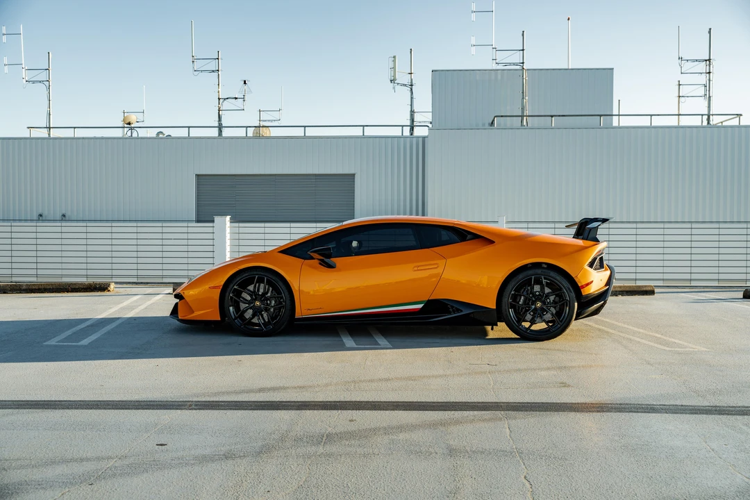 2018 Lamborghini Huracan LP640-4 Performante - Image 10 of 31