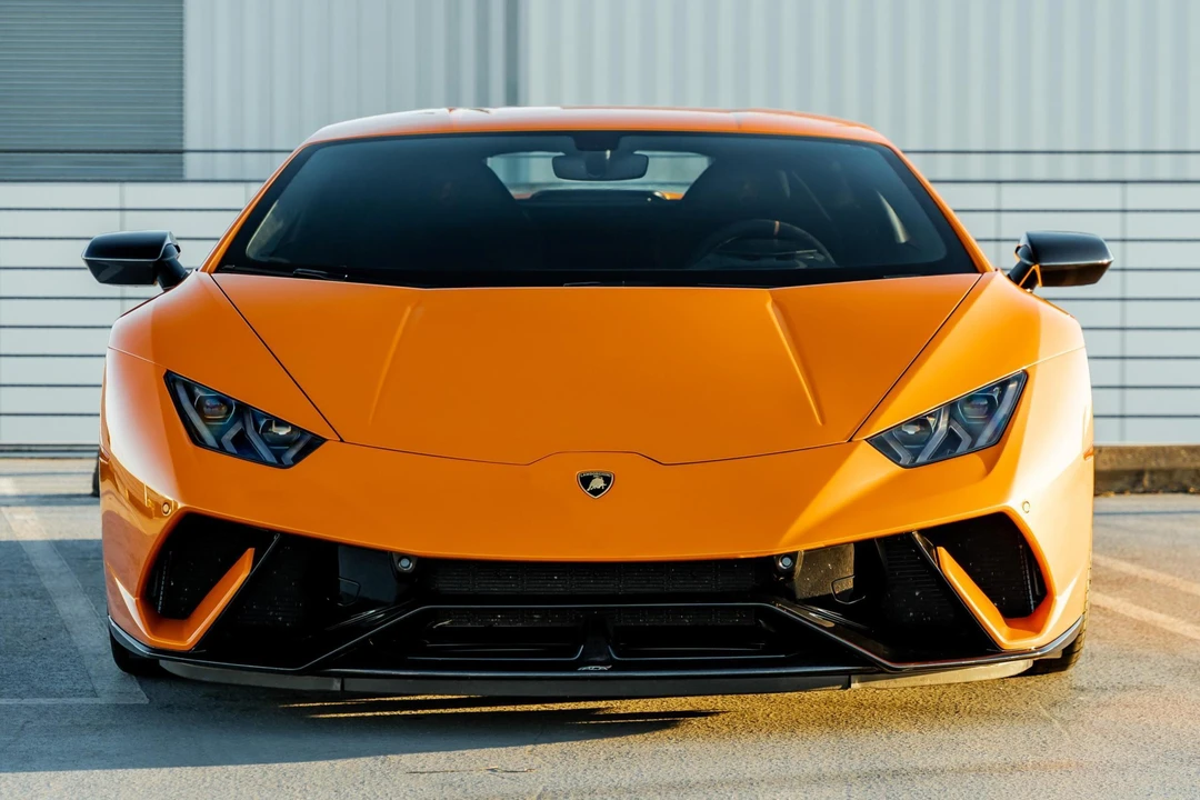 2018 Lamborghini Huracan LP640-4 Performante - Image 2 of 31