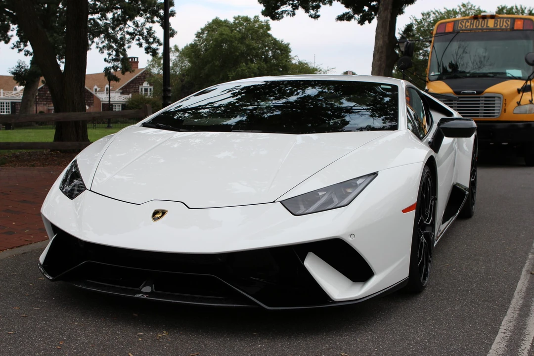 2018 Lamborghini Huracan LP640-4 Performante - Image 2 of 31