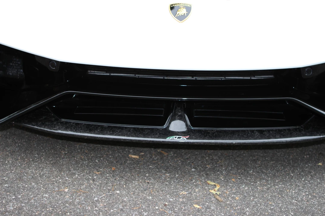 2018 Lamborghini Huracan LP640-4 Performante - Image 11 of 31