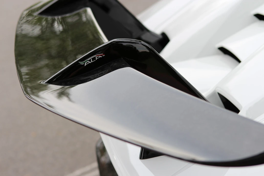 2018 Lamborghini Huracan LP640-4 Performante - Image 23 of 31