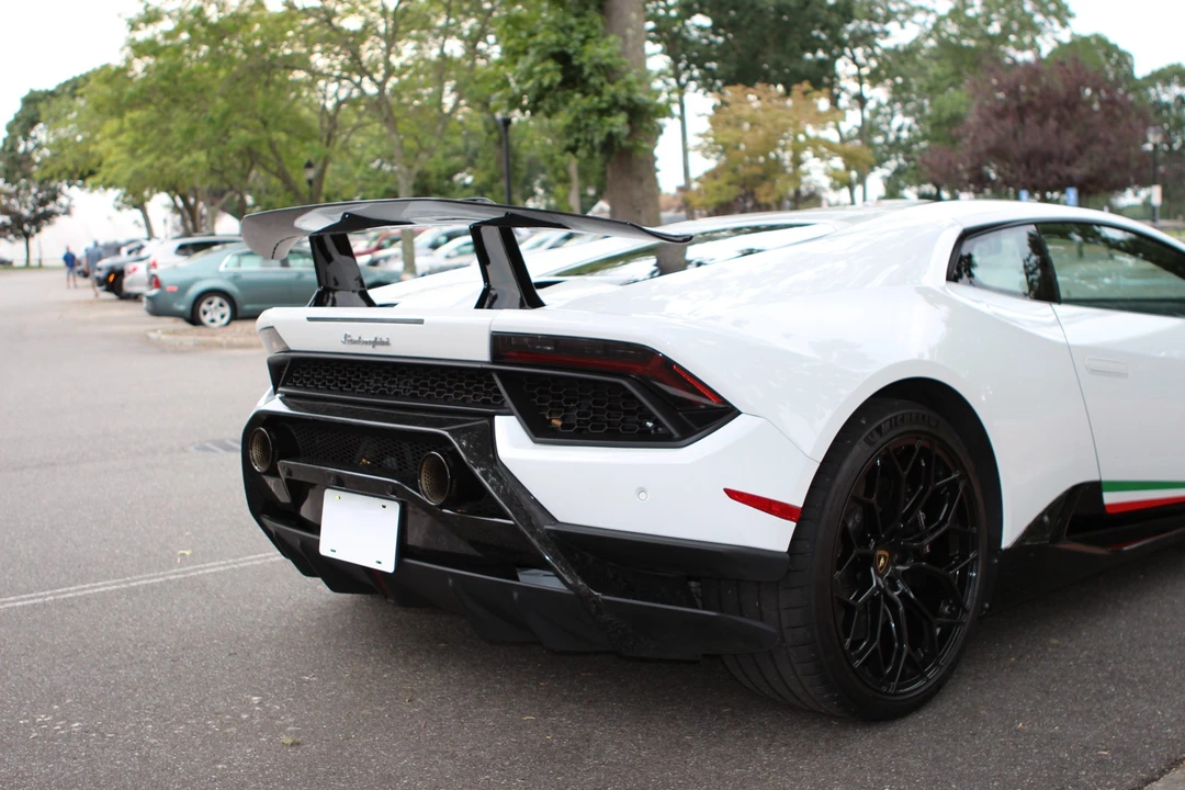 2018 Lamborghini Huracan LP640-4 Performante - Image 18 of 31