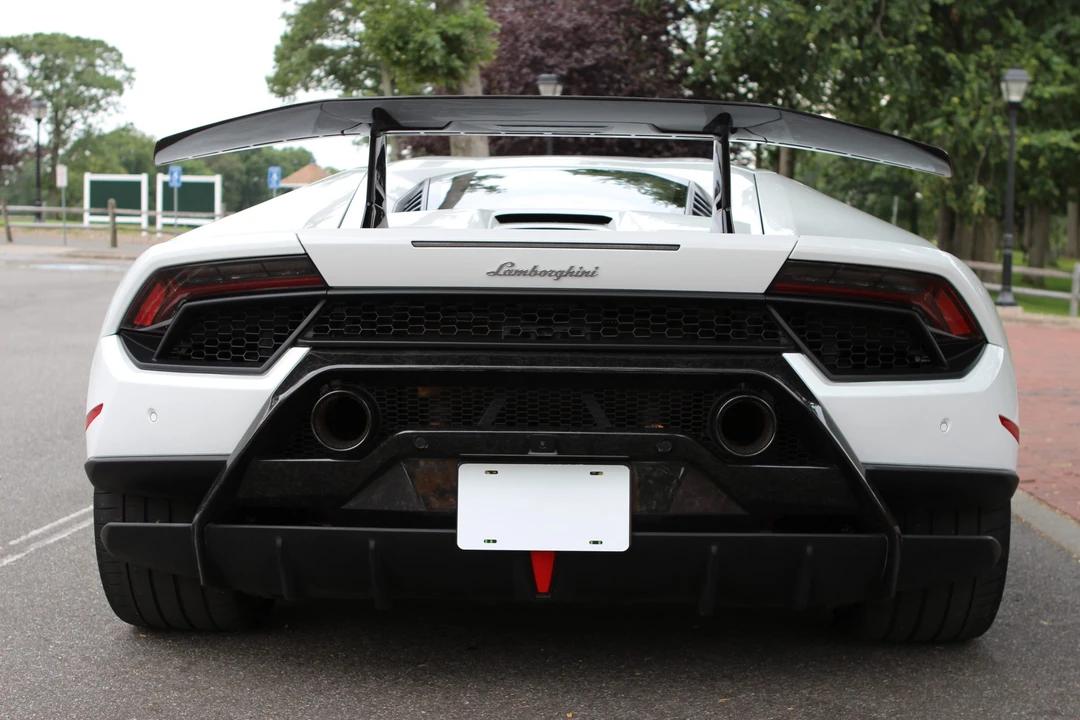 2018 Lamborghini Huracan LP640-4 Performante - Image 7 of 31
