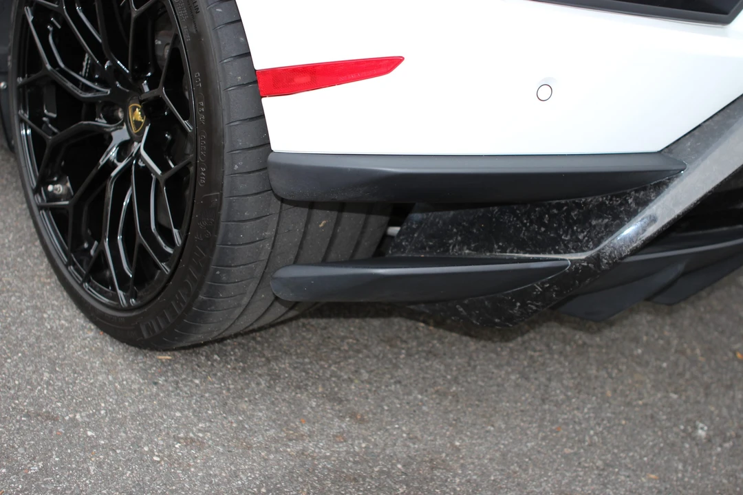 2018 Lamborghini Huracan LP640-4 Performante - Image 19 of 31