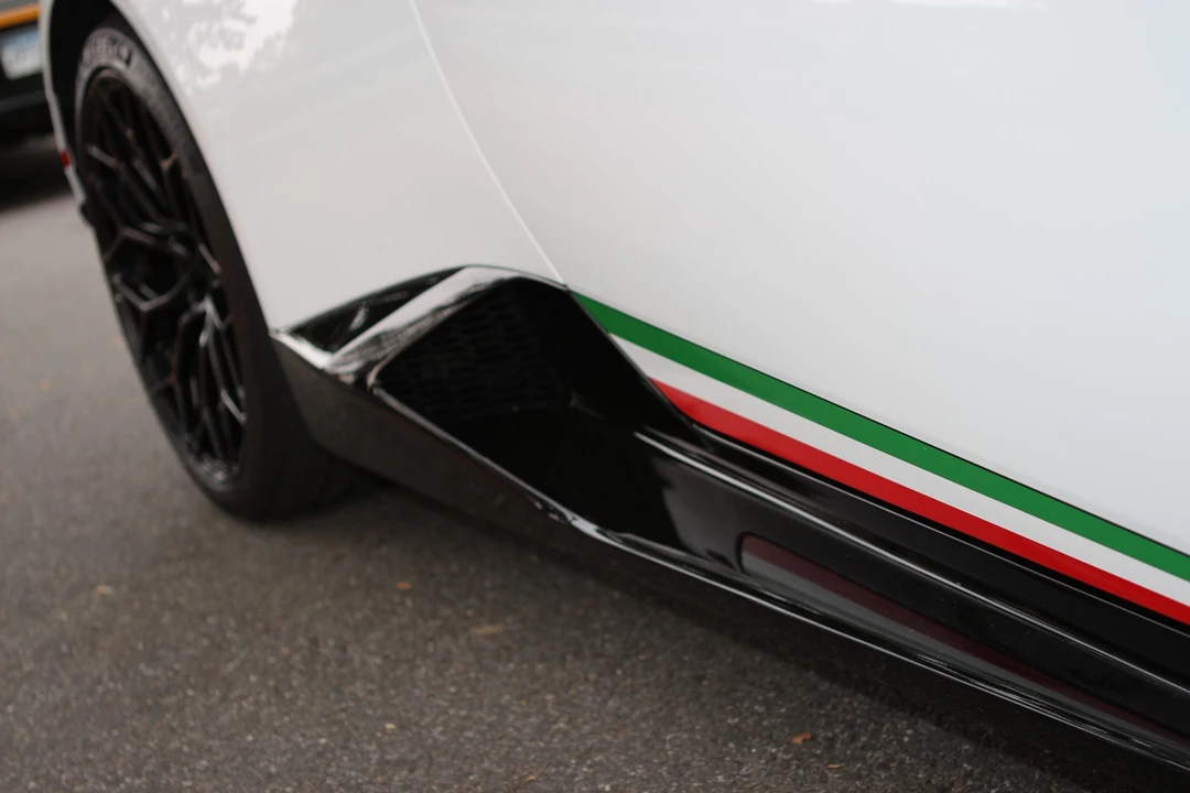 2018 Lamborghini Huracan LP640-4 Performante - Image 16 of 31
