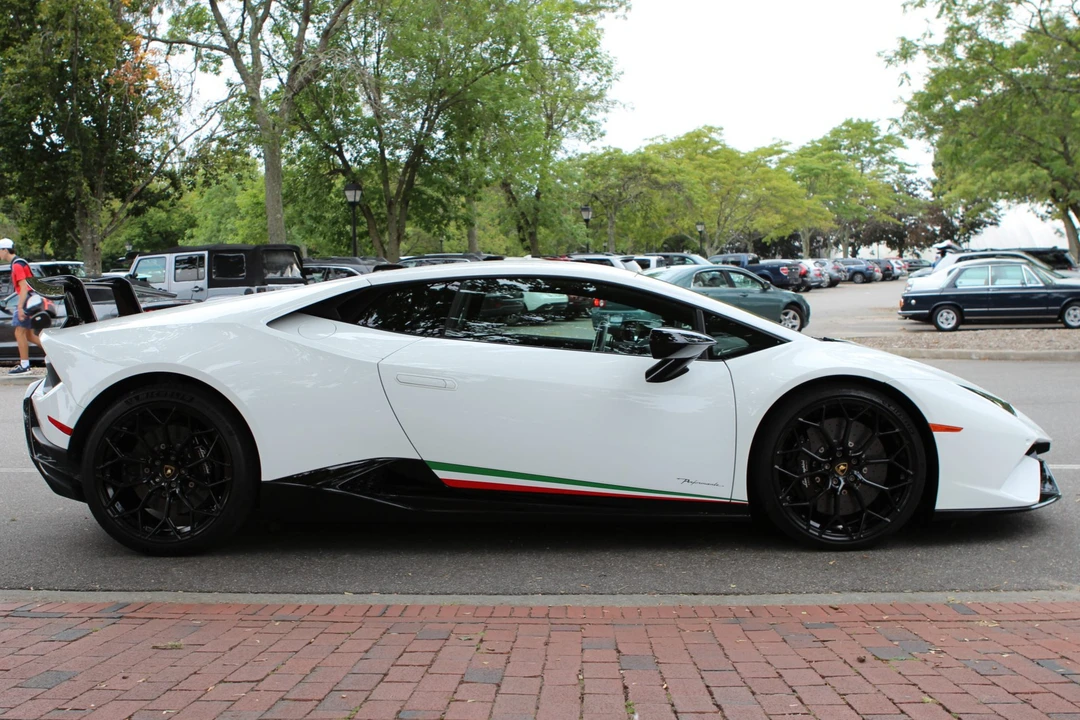 2018 Lamborghini Huracan LP640-4 Performante - Image 5 of 31