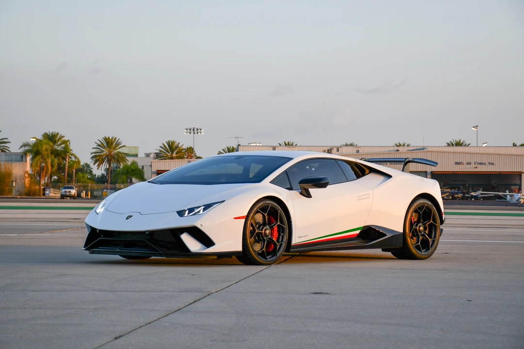 2018 Lamborghini Huracan LP640-4 Performante - Image 8 of 31