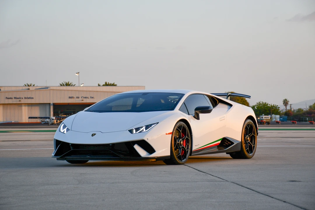 2018 Lamborghini Huracan LP640-4 Performante - Image 6 of 31