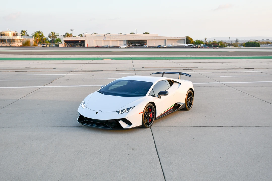 2018 Lamborghini Huracan LP640-4 Performante - Image 5 of 31