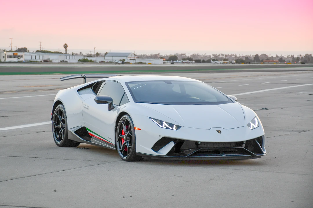 2018 Lamborghini Huracan LP640-4 Performante - Image 20 of 31
