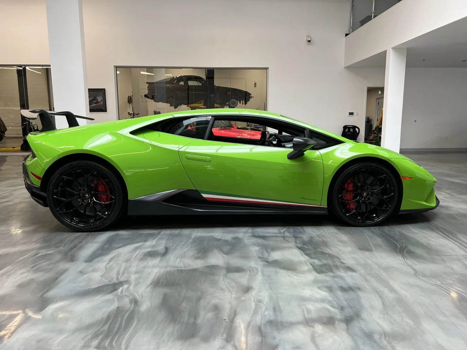 2018 Lamborghini Huracan LP640-4 Performante - Image 16 of 31