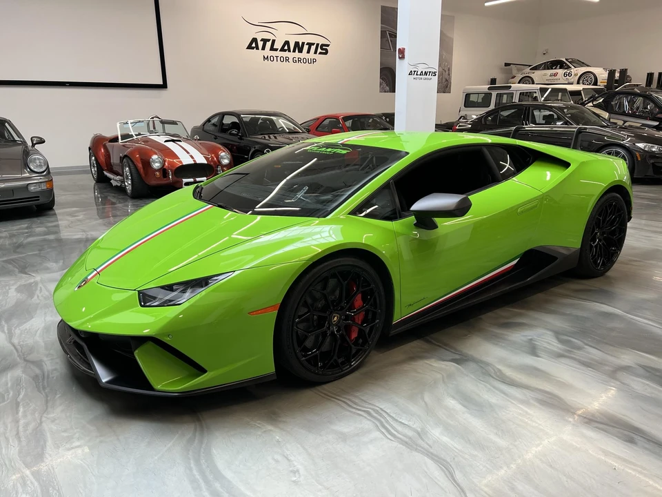 2018 Lamborghini Huracan LP640-4 Performante - Image 2 of 31
