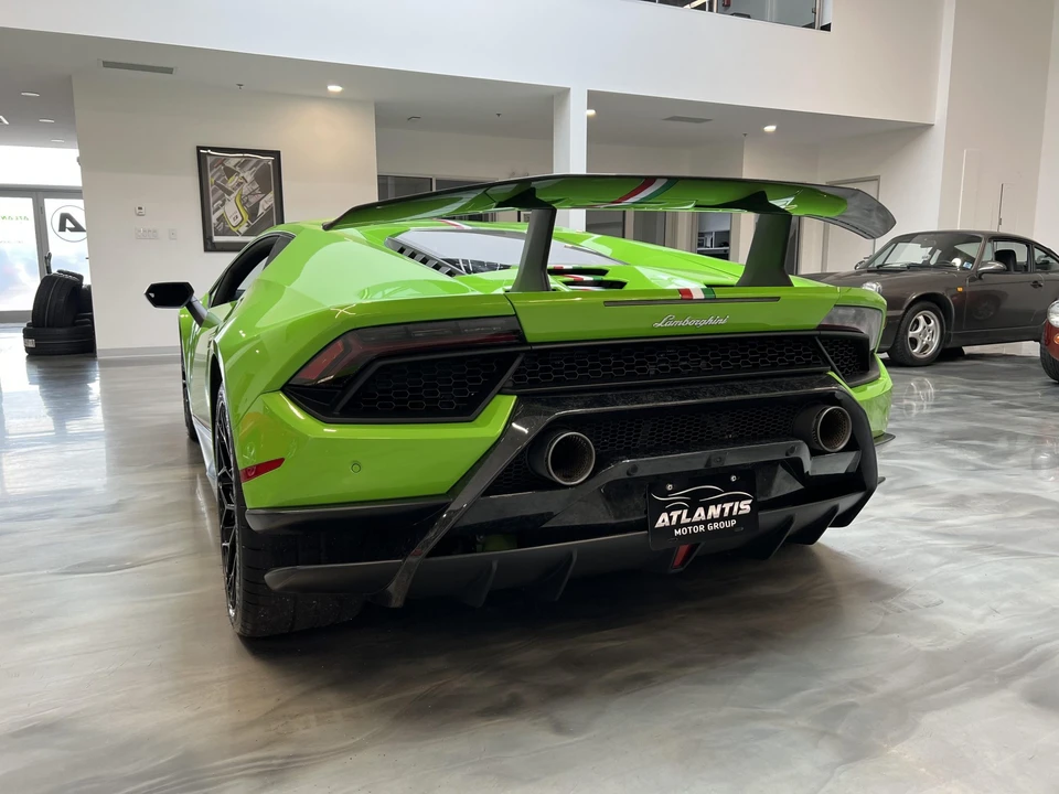 2018 Lamborghini Huracan LP640-4 Performante - Image 26 of 31