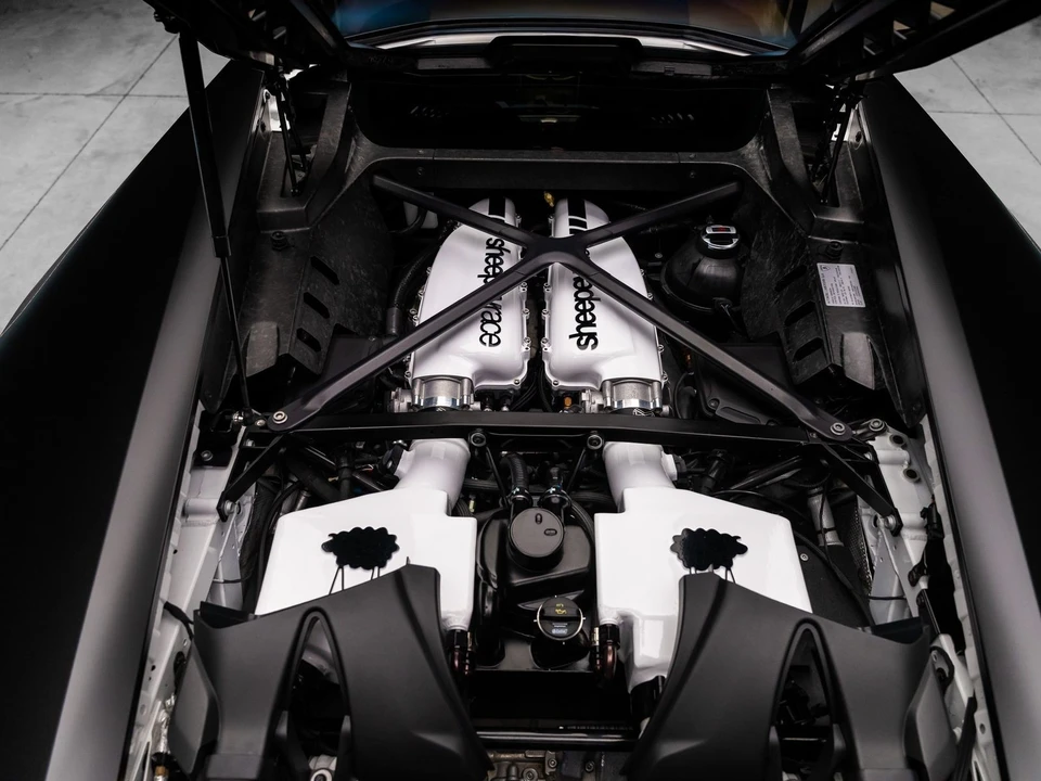 2018 Lamborghini Huracan LP640-4 Performante - Image 2 of 31