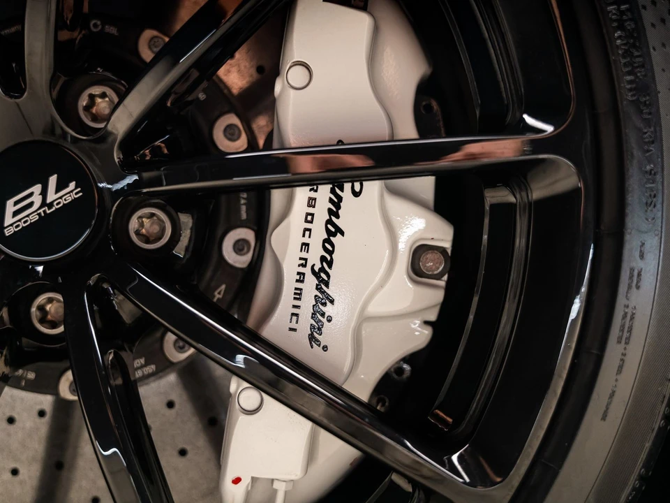 2018 Lamborghini Huracan LP640-4 Performante - Image 29 of 31