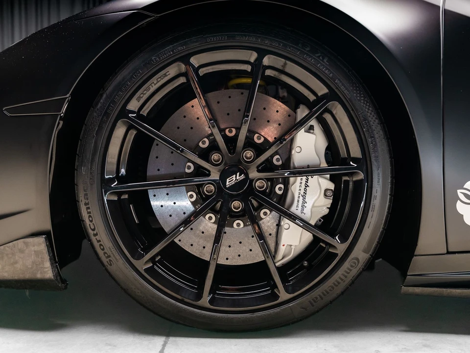 2018 Lamborghini Huracan LP640-4 Performante - Image 28 of 31