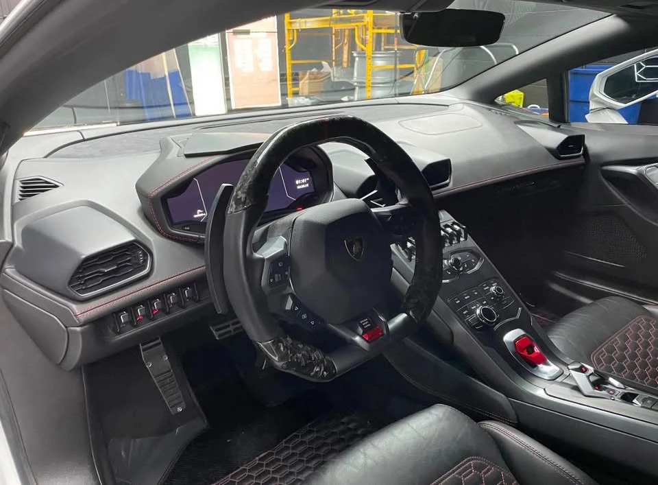 2018 Lamborghini Huracan LP580-2 - Image 4 of 5