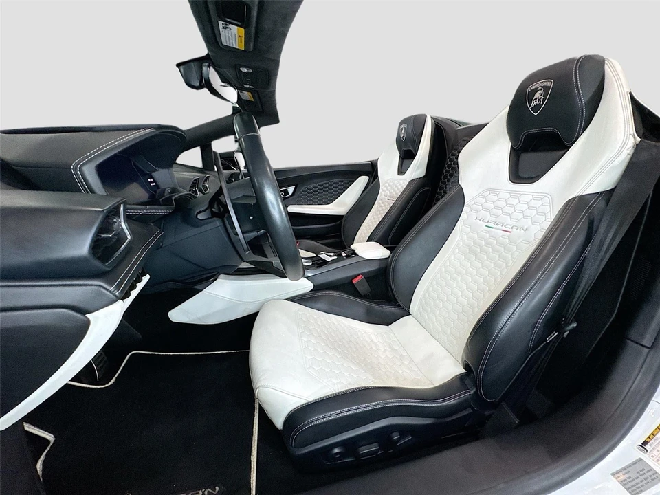 2018 Lamborghini Huracan LP580-2 - Image 2 of 31