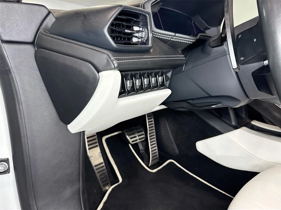 2018 Lamborghini Huracan LP580-2 - Image 7 of 31