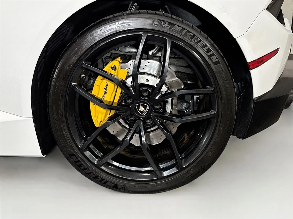 2018 Lamborghini Huracan LP580-2 - Image 25 of 31