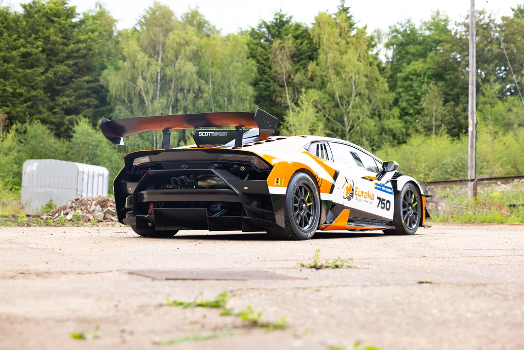 2018 Lamborghini Huracan - Image 7 of 31