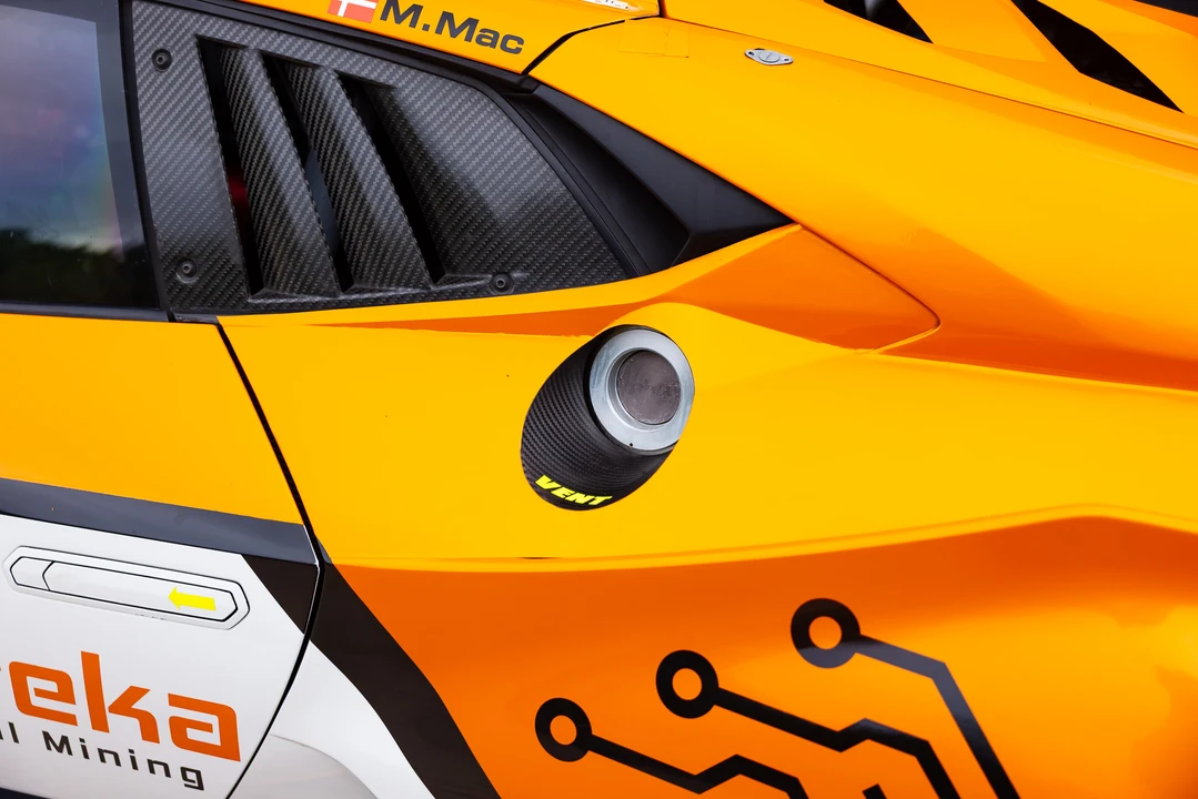 2018 Lamborghini Huracan - Image 28 of 31