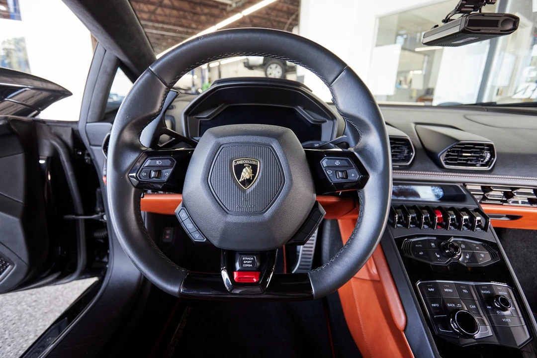 2018 Lamborghini Huracan - Image 26 of 31