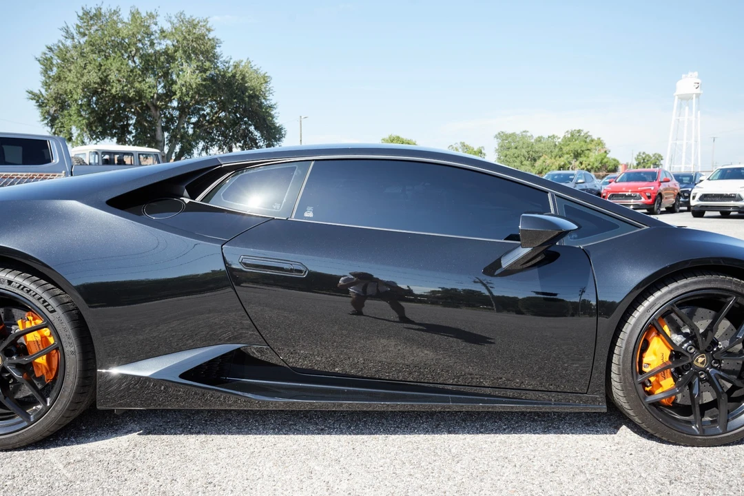2018 Lamborghini Huracan - Image 14 of 31
