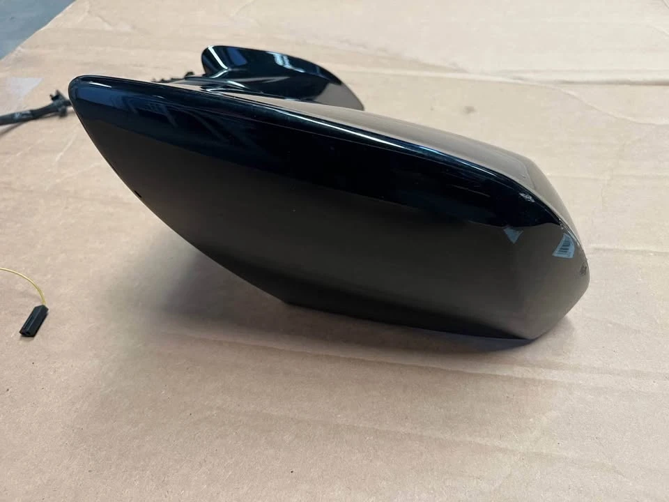2018 Parts & Memorabilia Bodywork - Image 3 of 5