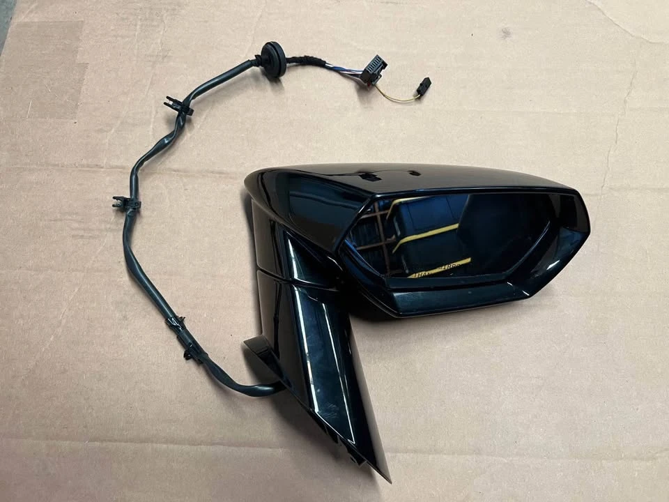2018 Parts & Memorabilia Bodywork - Image 2 of 5