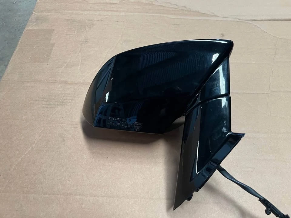 2018 Parts & Memorabilia Bodywork - Image 4 of 5