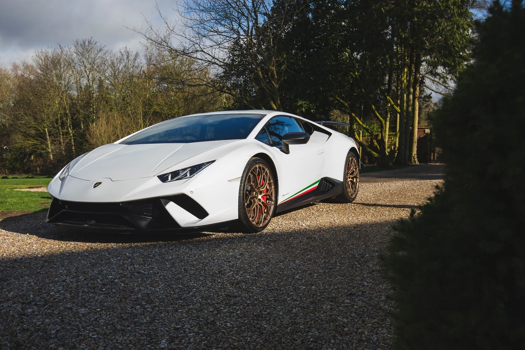 2018 Lamborghini Huracan LP640-4 Performante - Image 9 of 31